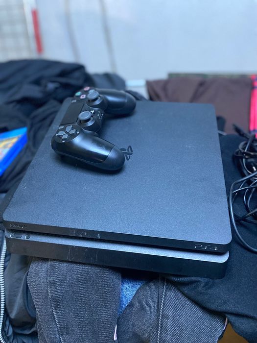 Vendo PlayStation 4 de 1T