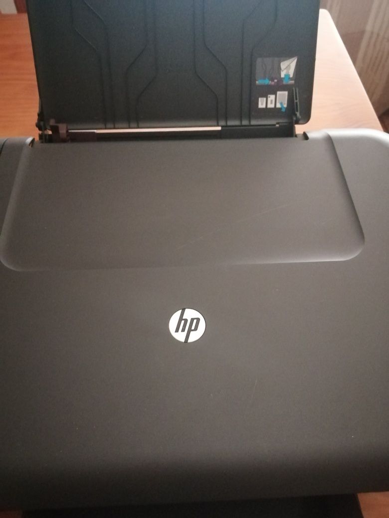 Impressora fotocopiadora HP a funcionar