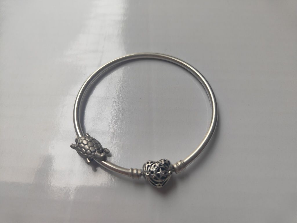 Pulseiras PANDORA e contas