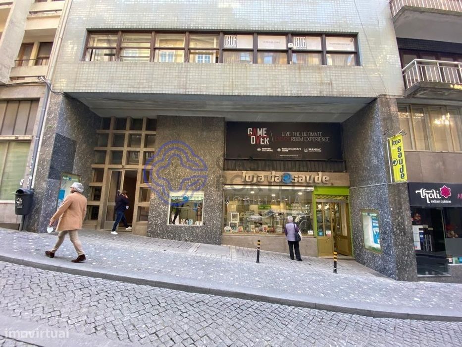 Armazém 300 m2 - Rua da Fábrica - Cave/Sub-cave - Porto
