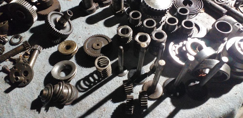 Junak m10 części  silnikowe