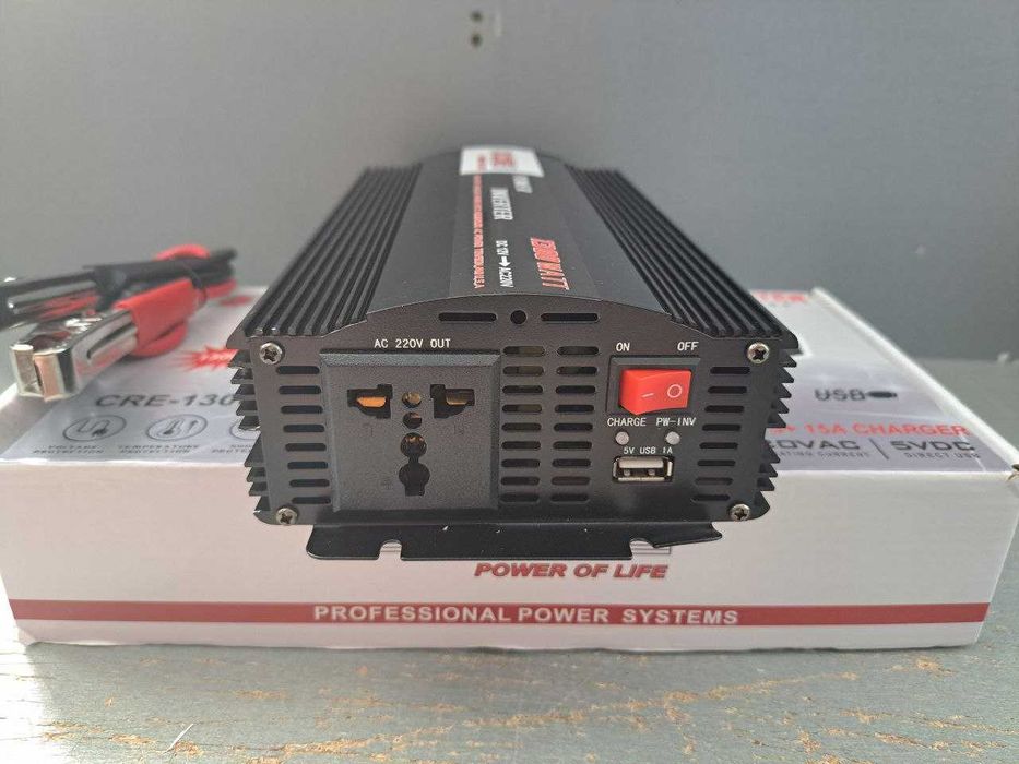 Бесперебойник Инвертор с зарядкой 1300W 15А Преобразователь 12V в 220V