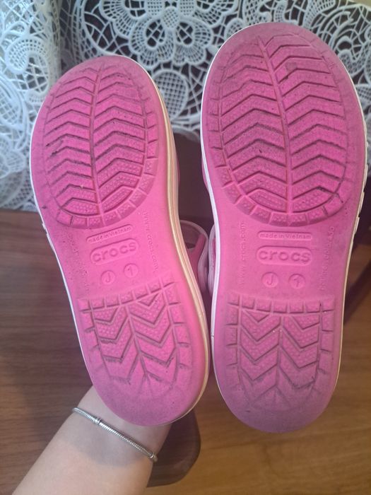 Босоніжки Crocs J1