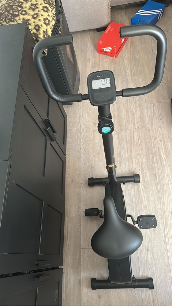 Bicicleta Estática ESSENTIAL DOMYOS