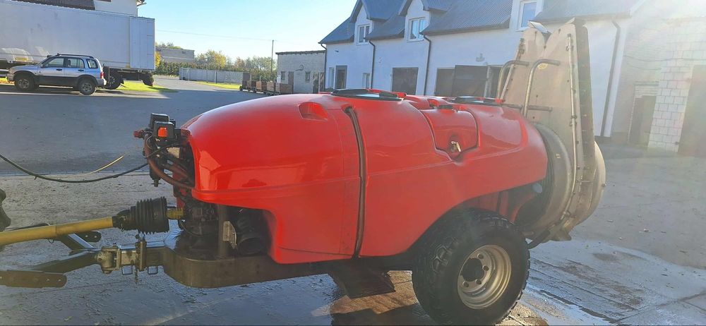 Opryskiwacz sadowniczy Dragone 1500 L