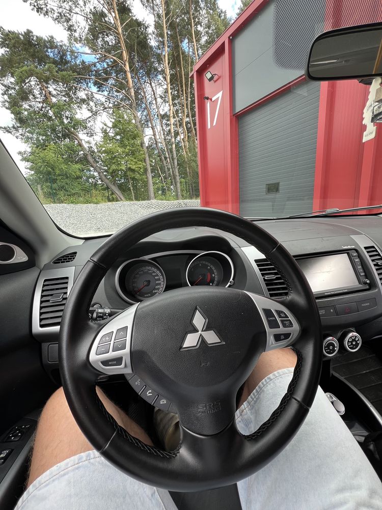 Mitsubishi Outlender
