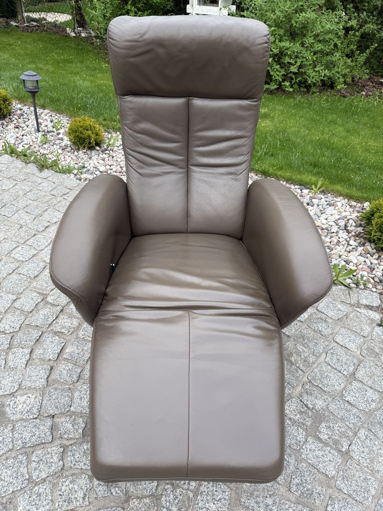 fotel HUKLA rozkładany obrotowy z funkcją relax relaksacyjny TV skóra