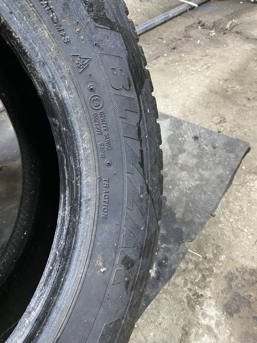 Продам резину R16C