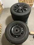 Komplet kół zimowych goodyear opony na felgach 16 cali 205/60/R16