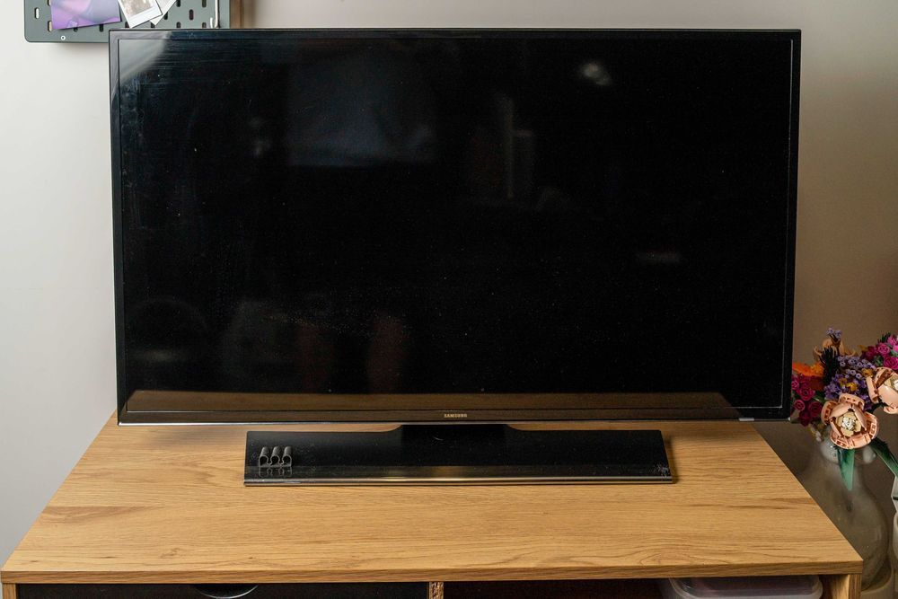 Telewizor Samsung UE40HU6900S – 40” 4K Smart TV + Smart Pilot