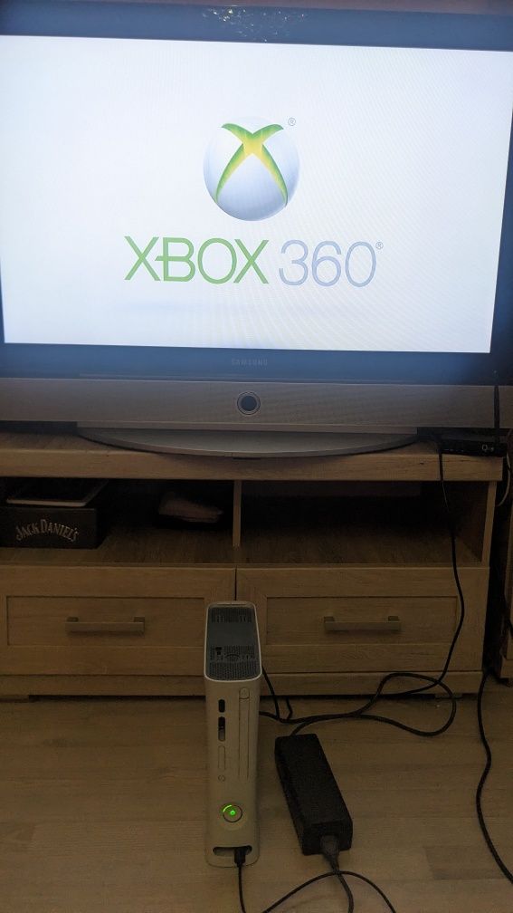 Ігрова приставка X Box 360
