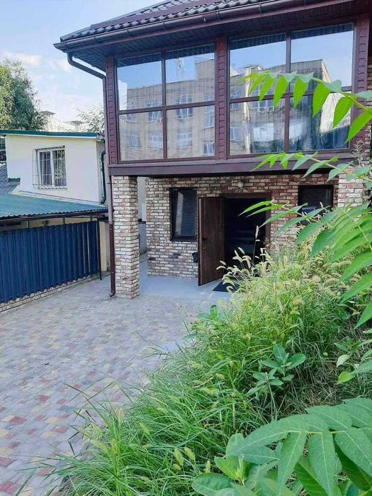 Продам новий будинок в центрі в стилі Loft