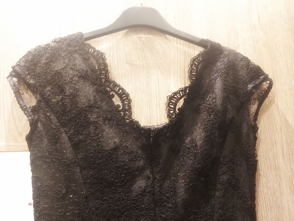 Elegancka sukienka, studniówka, bal ósmoklasisty