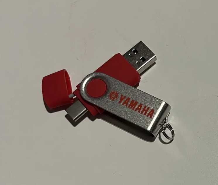 Pendrive Yamaha- wejście USB oraz typu C