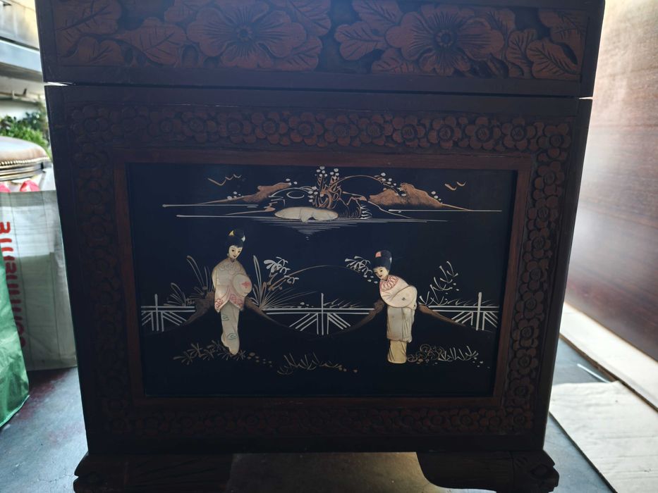 Arca Chinesa Cânfora motivos de madrepérola