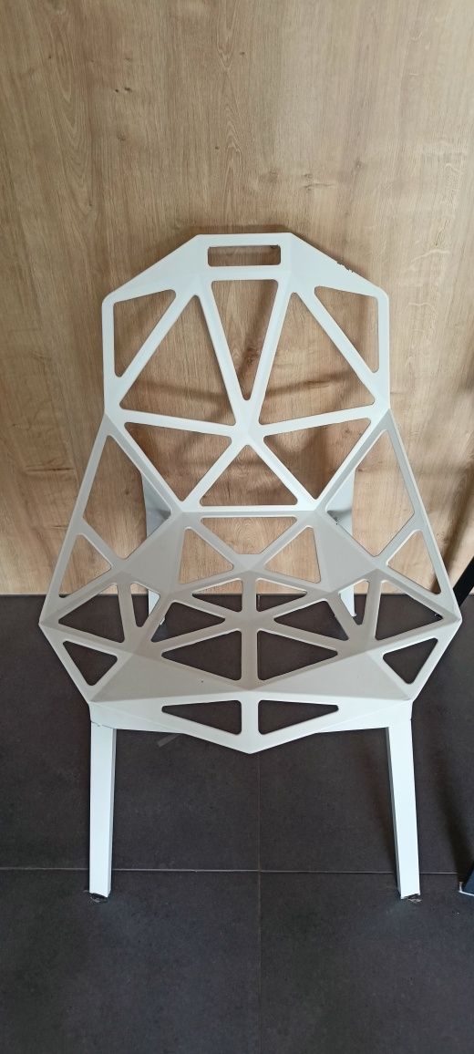 Krzesło hoker design ONE  białe czarne używane
