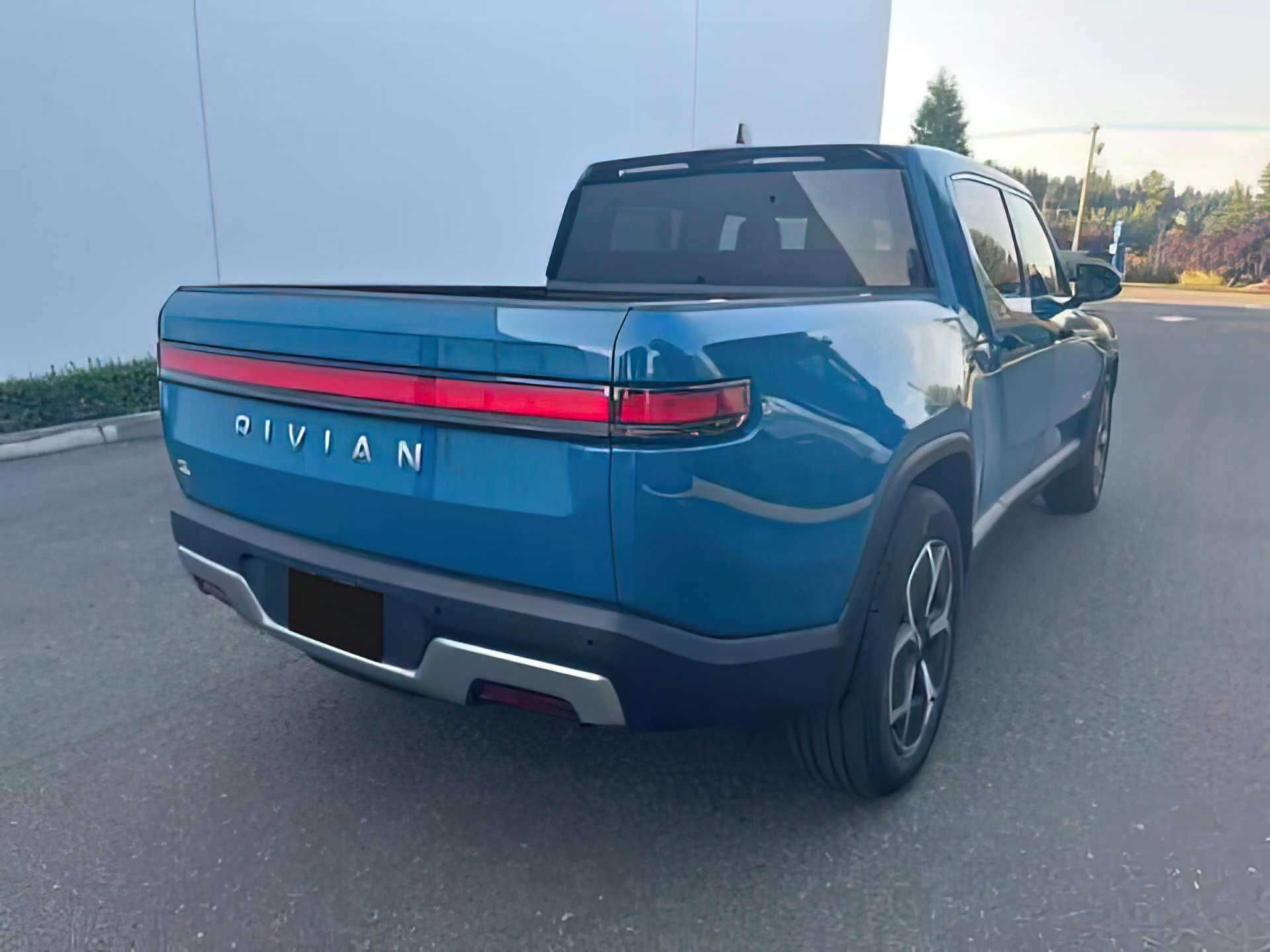 2022 Rivian R1T Adventure