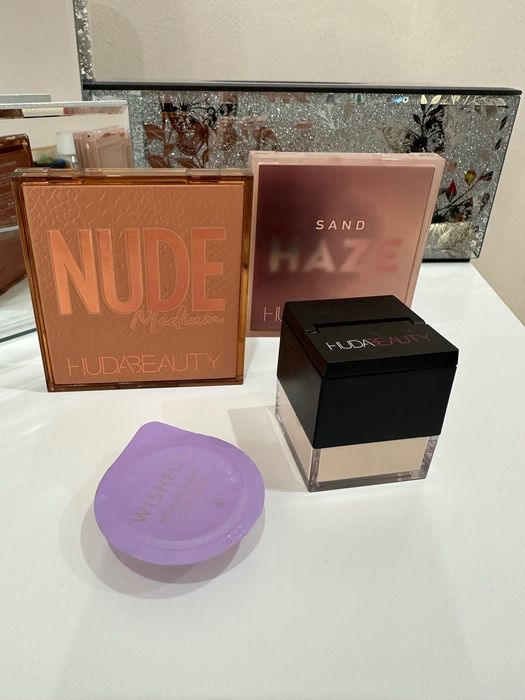 Zestaw kosmetyków Huda Beauty