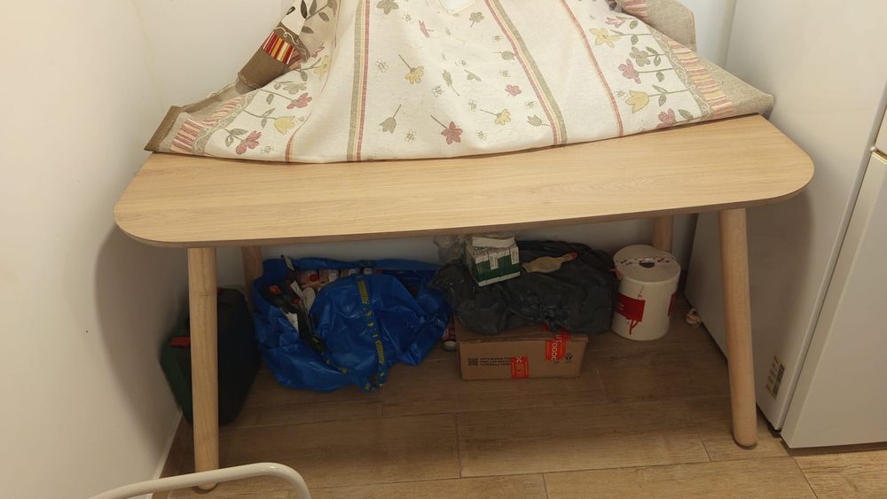 Máquina secar/ mesa cozinha