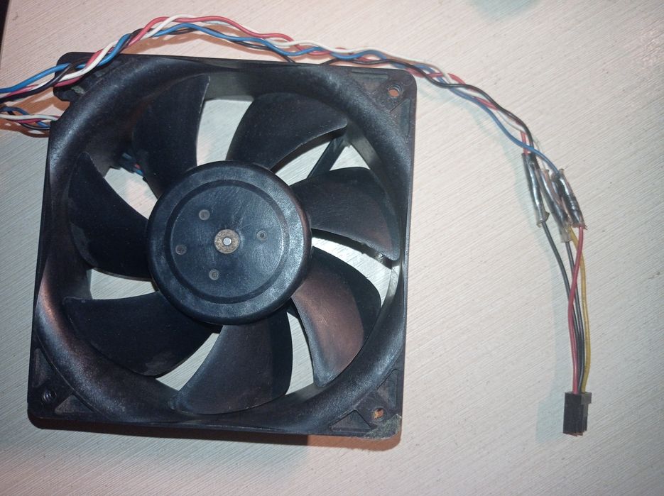 Кулер для компьютера 12v 5000 об/м