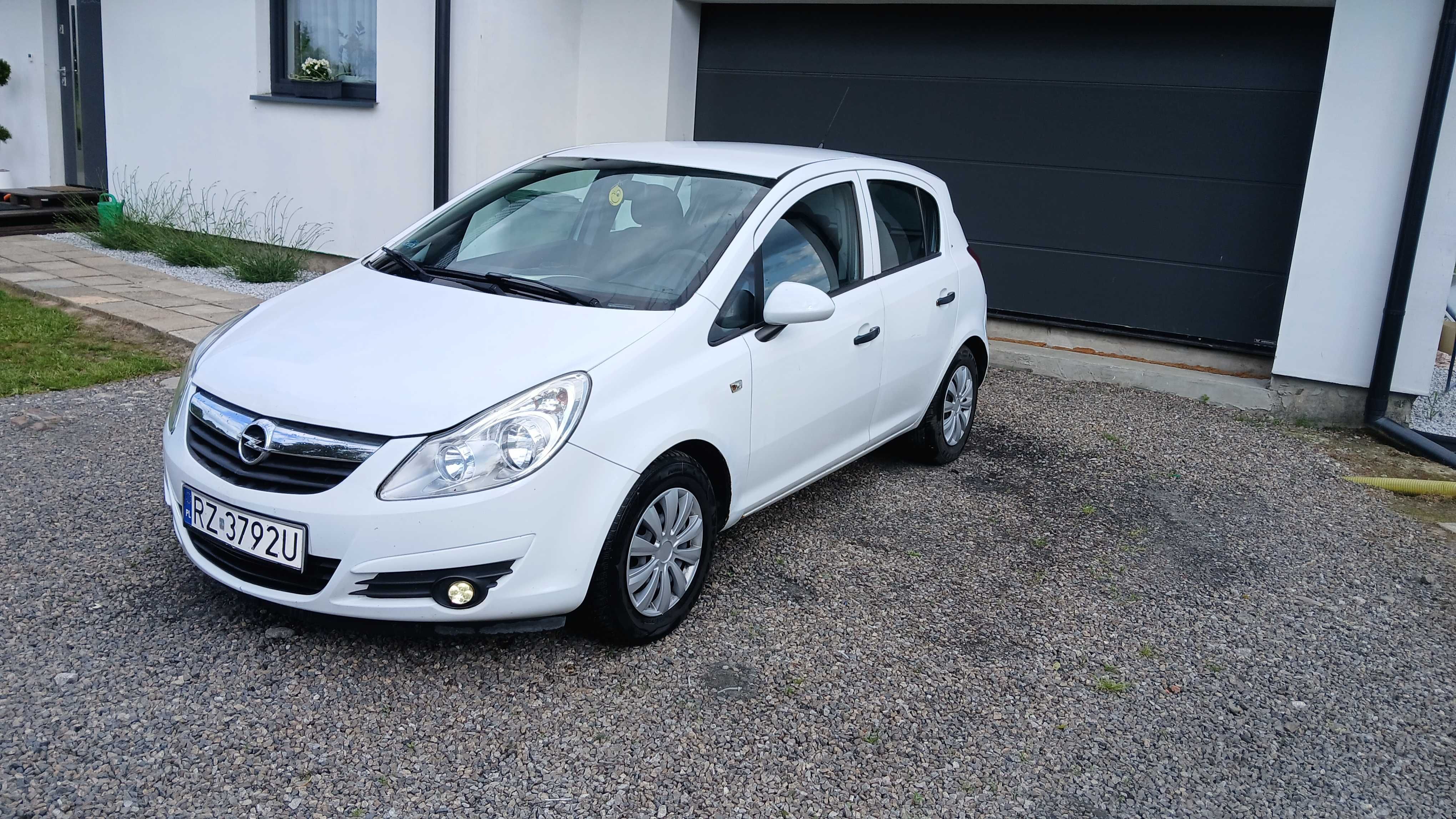 Opel Corsa, 1.3 CDTI, niskie spalanie, 2 komplety opon