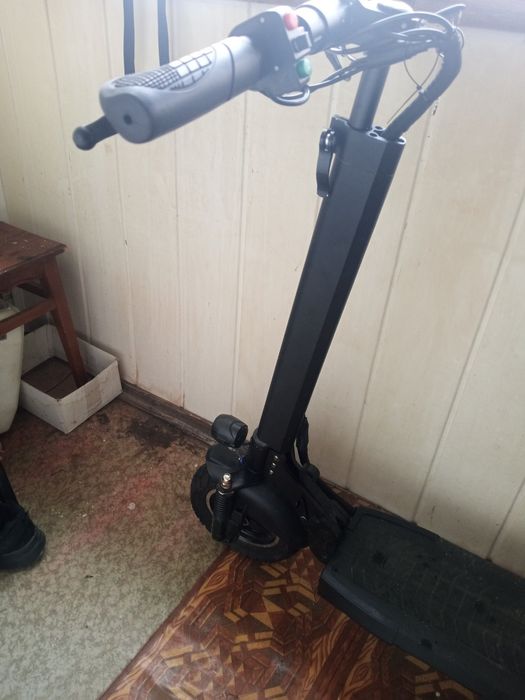 Продам Електросамокат із сидінням – в хорошому стані