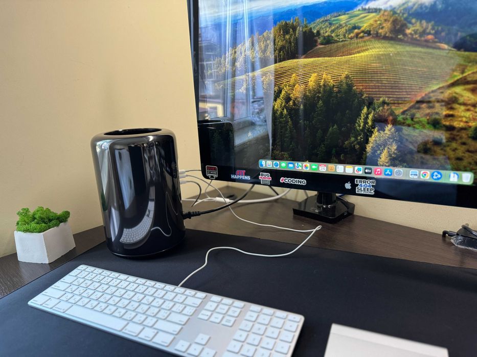 Mac Pro 6.1 A1481 16gb ram / 250gb ssd