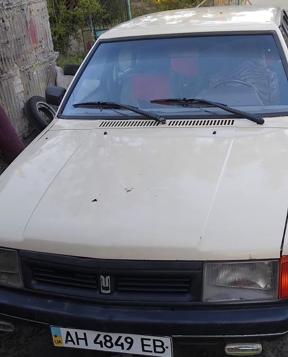 Продам москвич на бойовому ходу