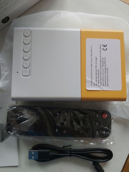 Портативний кіно-проектор.