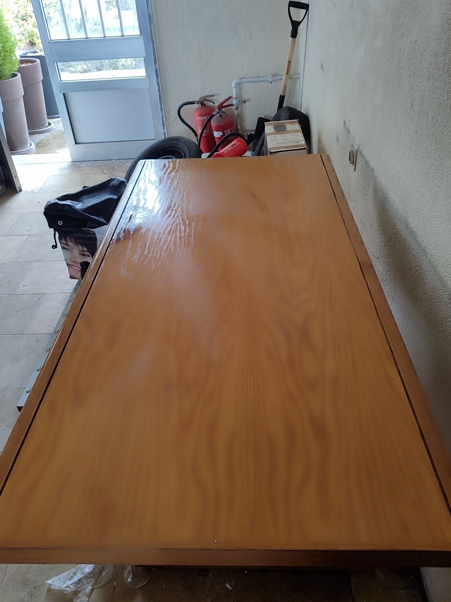 São 4 Mesas para venda centro ,desenho,jantar em madeira para 6 pessoa