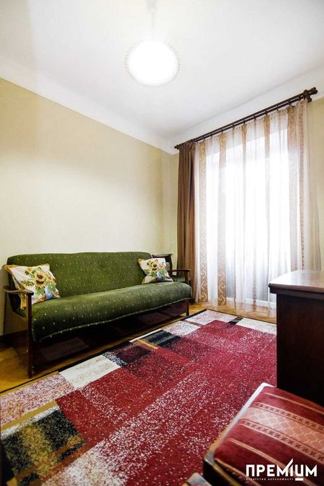 Продаж 2-кімнатна квартира "сталінка" ЦЕНТР МІСТА