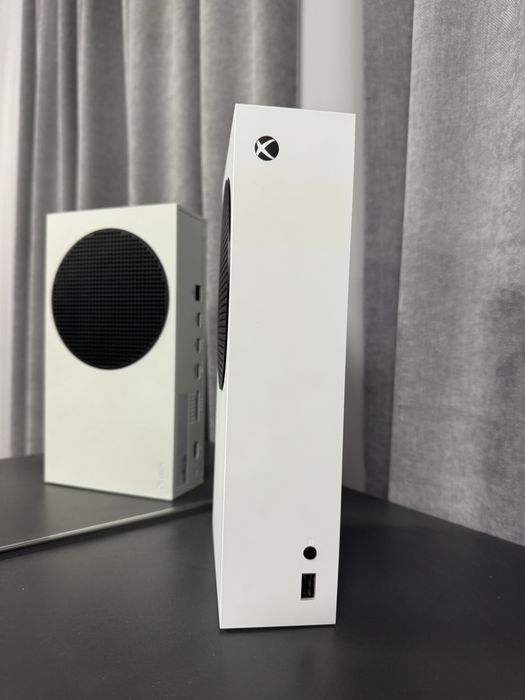 Продам Xbox series s 512 gb
