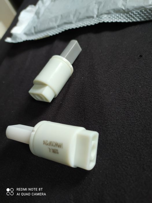 Tłumiki do wolnoopadającej deski klozetowej