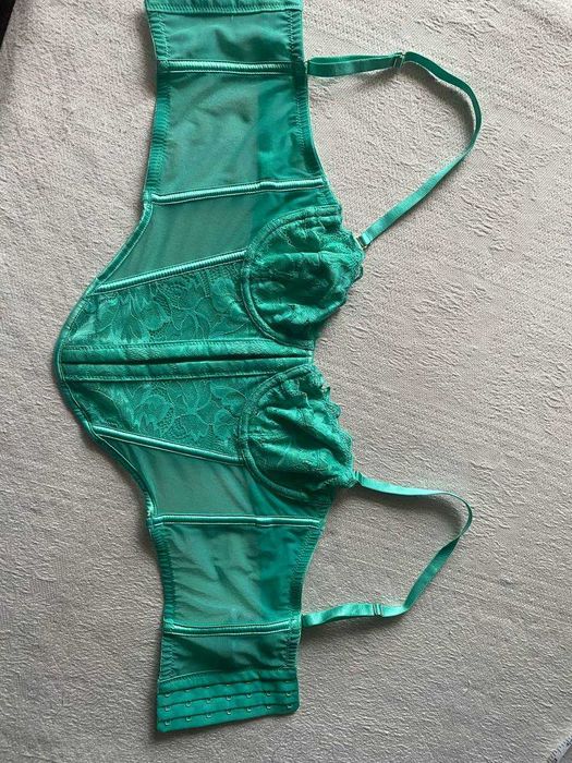 бюстгалтер корсет primark 32A