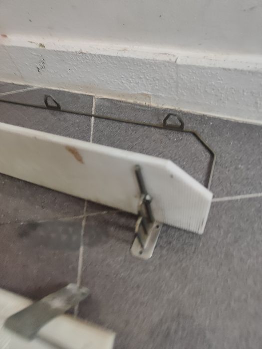 Prateleiras em vidro vintage para casa de banho.