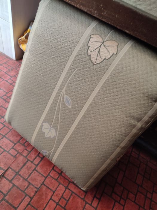 Conjunto de sofás 2 pequenos 1 sofá cama
