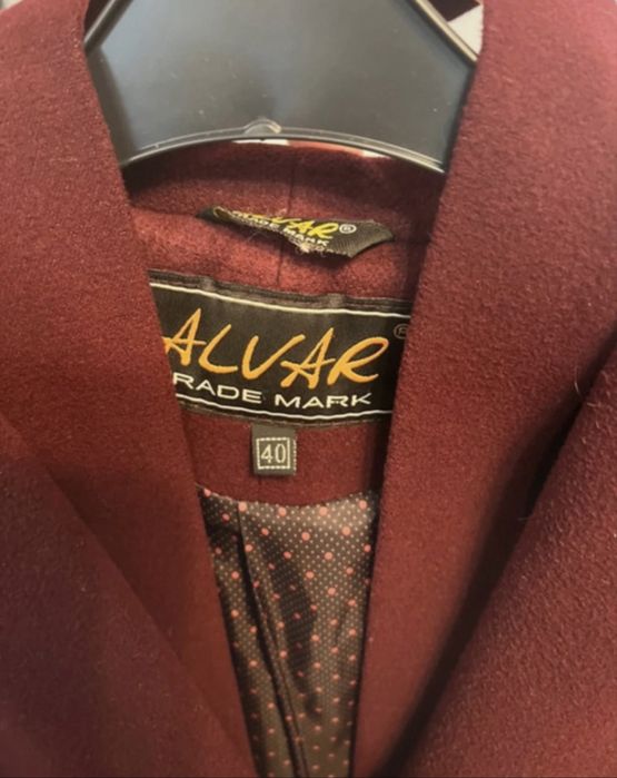Klasyczny ptaszcz marki Alvar Trade Mark rozmiar 40.