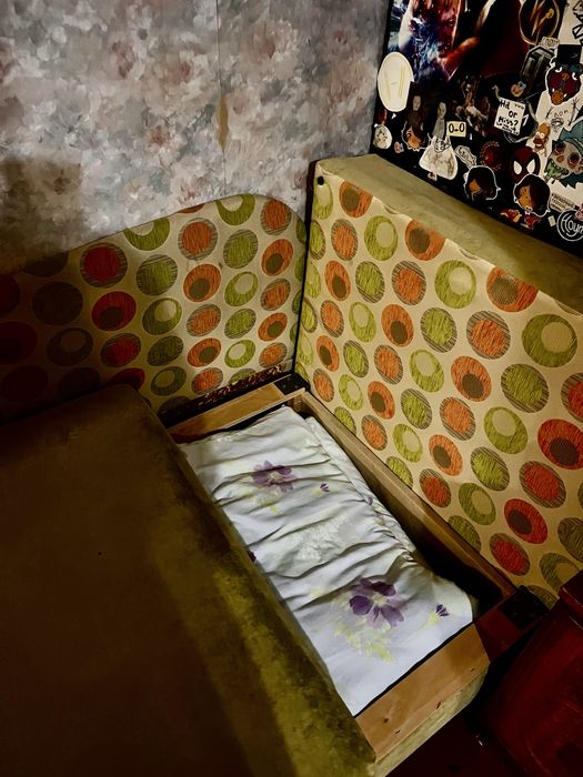 Дитяче ліжко-диван Б/В. Розкладний диван, з відсіком для збереження.