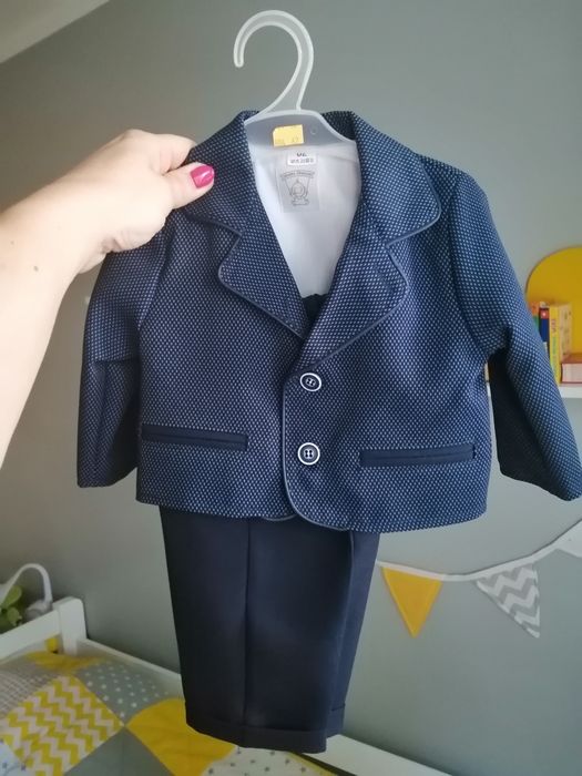 Chrzciny. Garniturek i buciki lakierowane, rozmiar 62, bucik 11 cm