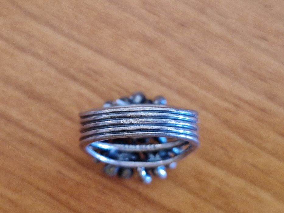 Anel Pandora em floral em tons rosa