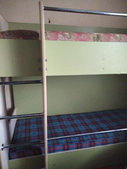 Двох Яросне ліжко