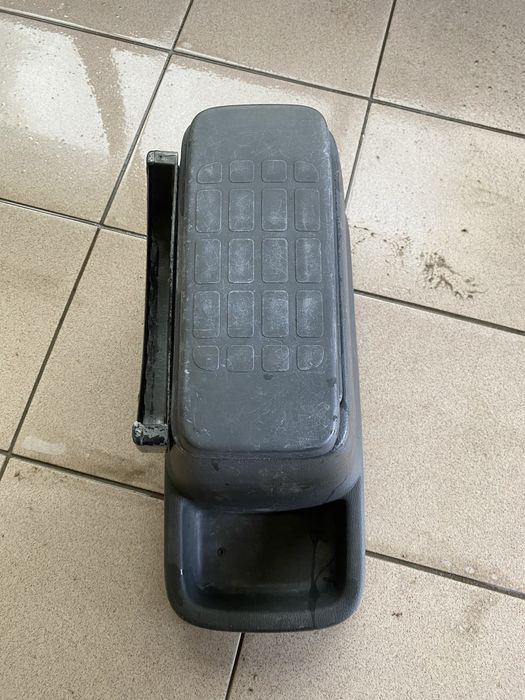 Полка подлокотник бардачок Volvo FH12