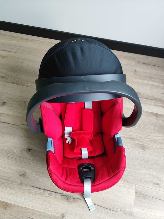 Fotelik Cybex Aton 5 stan jak nowy (cena ze sklepu 600zł)