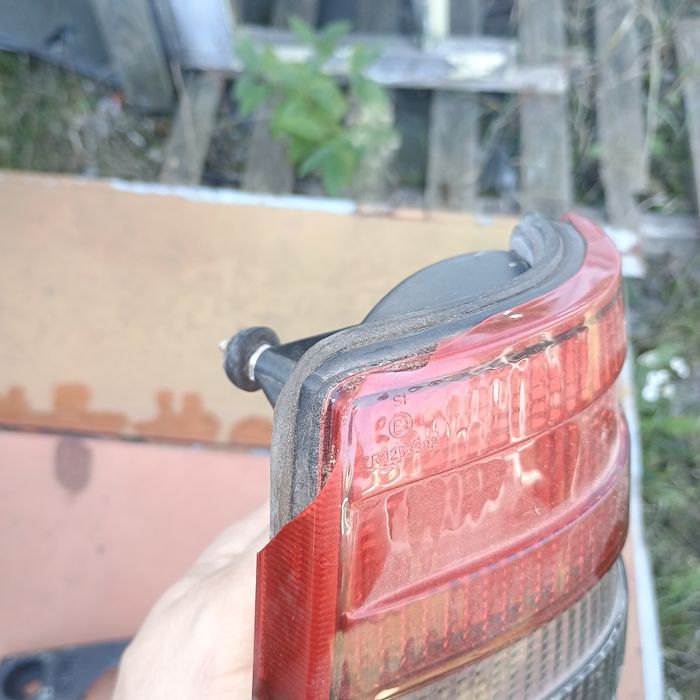 Mercedes W124 kombi tylna lampa ULO dymiona prawa
