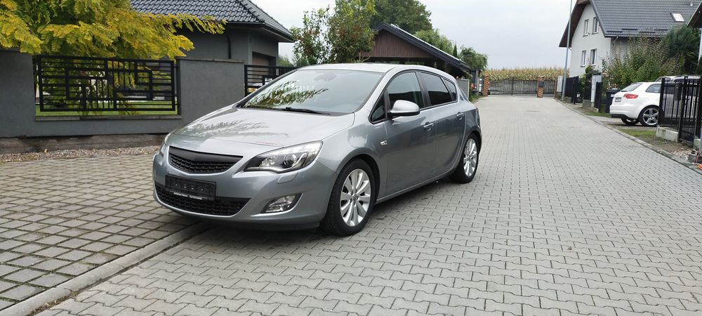 Opel Astra J 1.6 115 KM dobre wyposażenie