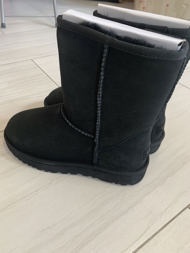 Уго Ugg замшевые р.36