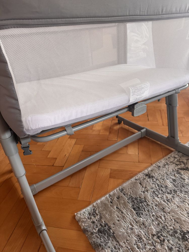 Sprzedam Chicco Next2Me Magic 2 w kolorze Moon Grey