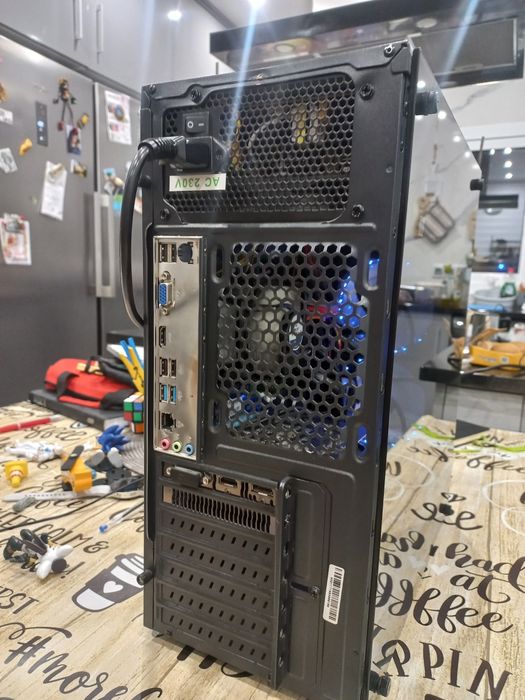Pc gaming  hummer em bom estado