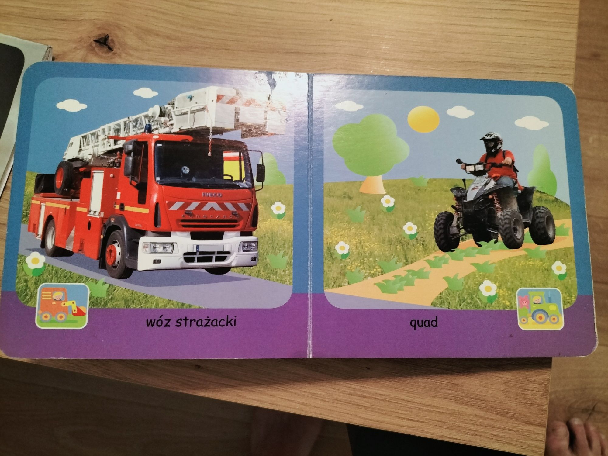Książeczka dla dzieci pt. Auta, traktory i ciężarówki