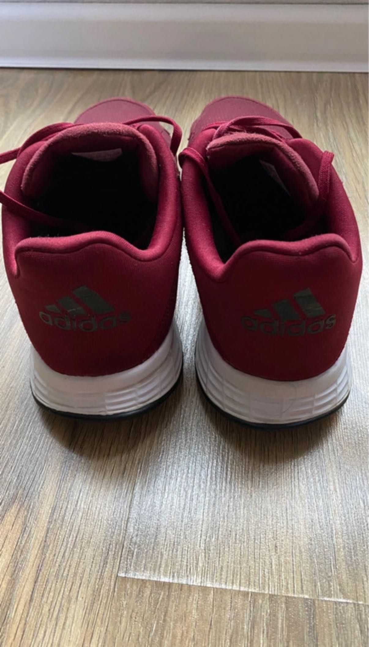 Buty sportowe Adidas bordowe 43 i 1/3